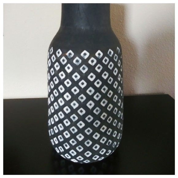 Geometric Pattern Vase - Picture 6 of 10